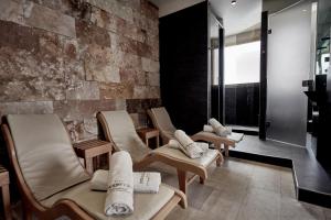 Rouge Hotel International