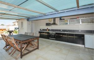 Maisons de vacances Nice Home In Saint-Gilles : photos des chambres