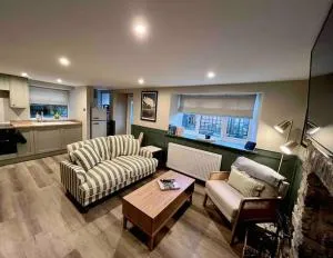 Quaint Cotswold Cottage - 康沃尔