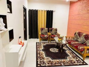 Raj Homestay- Homely Comfort