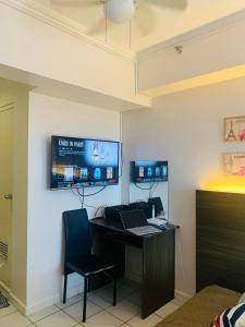 Brent Condotel in Tagaytay with Gorgeous Sunrise by the Balcony