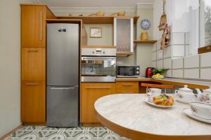 Vintage Apartment Sengera Cichego with 3 Bedrooms by Noclegi Renters