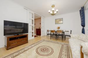 Vintage Apartment Sengera Cichego with 3 Bedrooms by Renters