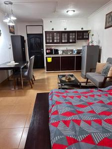 Spacious Condo in Q.C. w wifi,near SM North