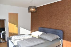 City-Dach-Apartment mit Loggia - Balkon - Kamin