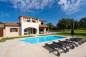 Villa Genia II - Katun