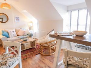 UpTown - Manhattan House