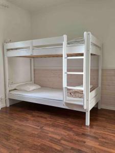 Entire flat located 2km from center, free parking