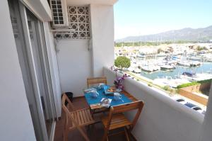 RNET - Royal Marine Xaloc 3-1 - Roses Costa Brava - Ubytování bez kategorie ve městě Roses