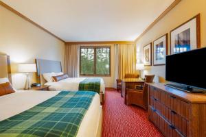 4006 Suncadia Lodge Pool and Hot-Tub Access with Hotel Amenities