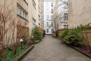 Kopernika City Centre Apartment by BookingHost