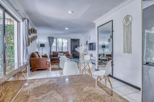 The Cottage-1 Bed-pool-bbq-fibre-solar-samrand