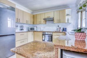 The Cottage-1 Bed-pool-bbq-fibre-solar-samrand