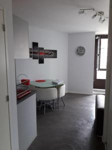 Appartements Charmant studio idealement situe : photos des chambres