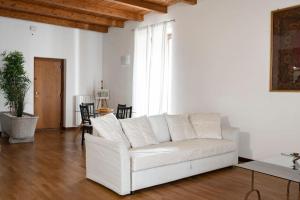 Cavour Elegant apartment At Massimo Theater