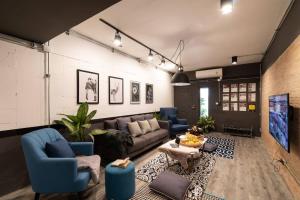 4 Bedrooms House in ThapaeNightBazaar