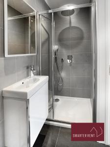 Eton, Windsor - 2 Bedroom Second Floor Apartment - With Parking