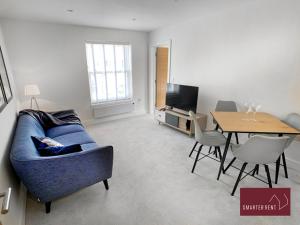 Eton, Windsor - 1 Bedroom First Floor Apartment - With Parking