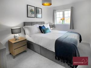 Bracknell - 2 Bedroom Home With Garden & Parking