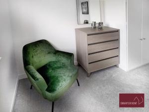 Central Windsor - 2 Bedroom House - Garden