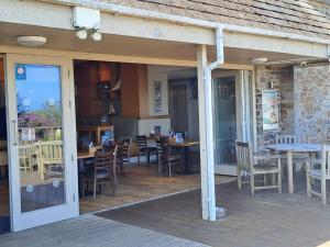 Beautiful 2-Bed Chalet in Bideford