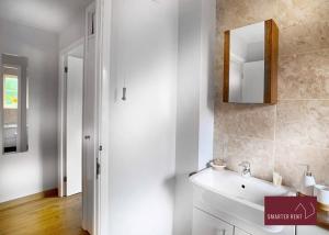 Wokingham - 2 Bedroom House