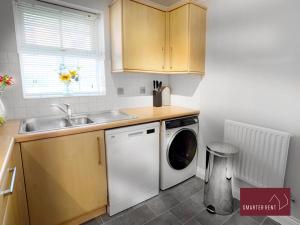 Wokingham 2 Bedroom Flat - Private Entrance