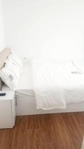 Renata-Endless Summer Apartamens