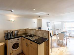 1 Bed in Aberdovey DY023