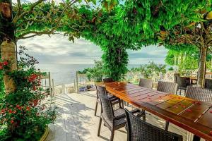 Seaside Sunset - free parking