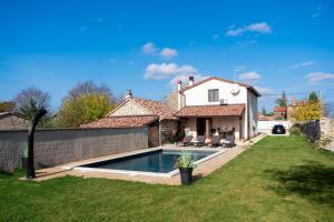 Beautiful Villa Casa Noemi with pool in Porec