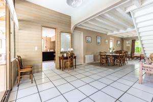 Maisons de vacances A 400m de la plage, maison pour 8 avec piscine : photos des chambres