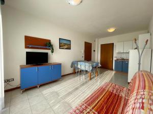 Lovely flat overlooking the pool