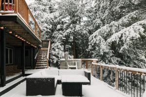Alpine Lake House - Waterfront on Lake Muskoka