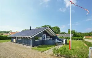 Three-Bedroom Holiday Home In Sjolund - Sjølund