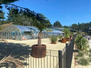 Cottage climatisé avec piscine à 300m de la plage