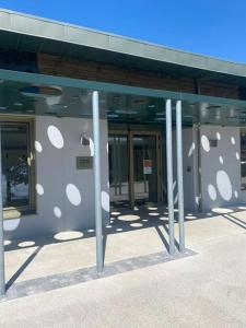 Cottage avec piscine à 300m de la plage