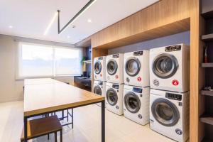 Studio Life Experience, Netflix, Pool, Rooftop