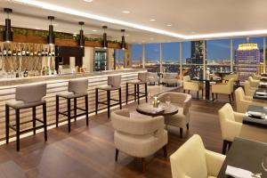 Deluxe Suite, Club lounge access, 1 Bedroom Suite, 1 King room in Sheraton Grand Hotel Dubai