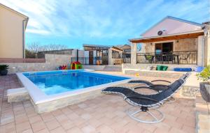 Nice Home In Benkovac With Outdoor Swimming Pool