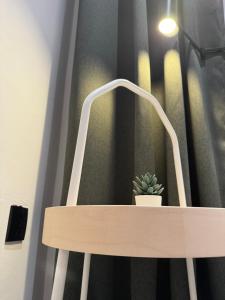 Cozy Scandinavi Guest room - Queen Bed, Free Netflix, Prime & Wi-Fi Near Bukit Mertajam