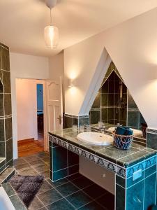 b e d & a g e d e s i g n -extra large- wunderschöne gesamte Wohnung mit viel Platz & 4 Schlafzimmern - Rechnungserstellung für Geschäftsreisende & Firmen