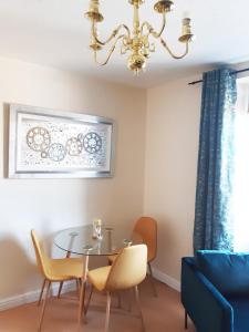 Pulteney Road Apartment
