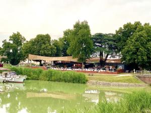 Voyage au Canal - Parking Clim Netflix Amazon