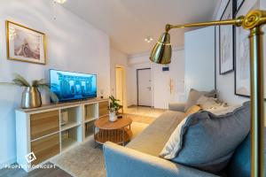 Central Residence Apartment 811 B3