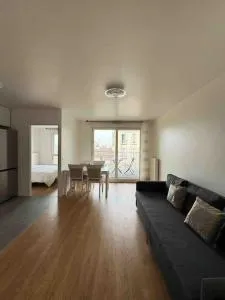 Appartement moderne avec Balcon proche de Paris - 奥贝维利埃