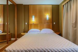 1707 Flat com duas suites com serviço de Hotel no Itaim Bibi!