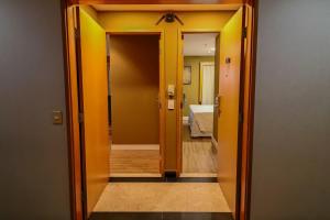 1707 Flat com duas suites com serviço de Hotel no Itaim Bibi!