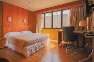 1707 Flat com duas suites com serviço de Hotel no Itaim Bibi!