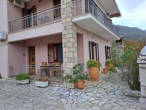 Kontolatis Mountain House